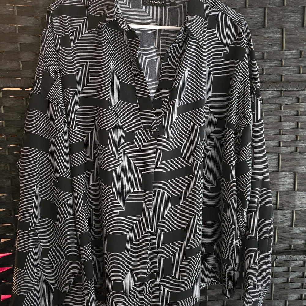 Rafaella Black and White Patterned Top